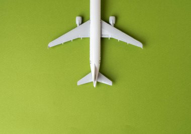 Kuyruğun uçak üst görüntüsü. Geliş ve gidiş. İş ve turizm. Havayolu. Uçuş biletlerini ayırtıyorum. Ekoloji ve başarı kavramı.