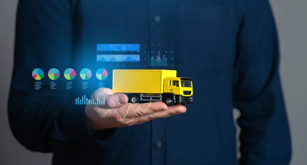 Zakenman Met Een Vrachtwagen Economische Kaarten Logistieke Industrie Vervoersoptimalisatie Selectie Rechtenvrije Stockfoto's