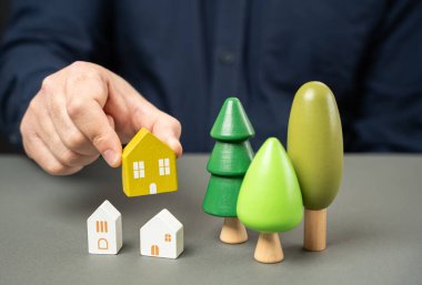 Doğal alanlarda konut geliştirme. Doğanın ve doğal kaynakların korunması. Doğaya yakın bir gayrimenkul inşaatı ve alımı