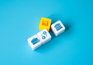 Finans ve yatırımlar. Nakit işlemler, döviz kurları. Yatırım portföyü. Bankalar ve bankacılık. İş ve para kazanmak.