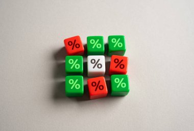 Borsa fiyatları. Büyüyen ve düşen pozisyonlar. Hisse senetleri ve para birimleri. Mallar. Kripto para birimi borsası.