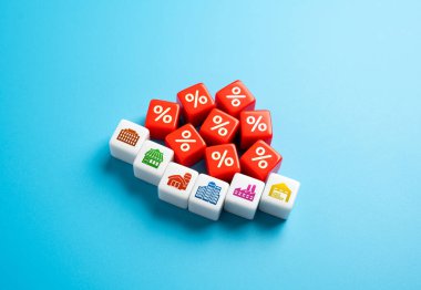 Ekonomi yüksek vergi yüküne dayanamaz. Kredilerde ve yeniden finanse edilmede yüksek faiz oranları. Yüksek maliyetler ve harcamalar. Biriken borçlar.