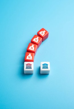 Sorunlu kredi portföyü olan bir banka mali sistemi çökme ve artan iflaslarla tehdit ediyor. İstikrarı yeniden sağlama, sermayelendirme ve ekonomik müdahale