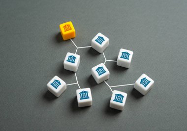 Finans sistemindeki merkez bankası. Para politikası, mali istikrar ve para birimi kontrolü. Düzenleme, faiz oranları ve ekonomik yönetim.