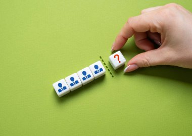 Yeni bir iş açılışı. Konumlara başvurmak için başvuru sahipleri davet ediliyor. Yetenekli profesyoneller bul. İşe alım kampanyaları, yetenek edinme çabaları, iş açılışları. Kariyer gelişimi