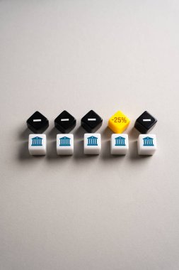 Bankalardan birinde kârlı bir terfi. Nakit primler, faiz oranları indirimleri veya özel terimler. Çekici anlaşmalar, servis güncellemeleri.
