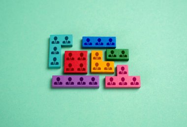 Toplumun oluşumu. Bir ekip topluyorum. Bir koalisyon oluşturun. Parlamento seçimleri. İktidardaki temsilciler. Yetkililer ve bakanlıklar. İşi optimize etmek, hiyerarşi kurmak..