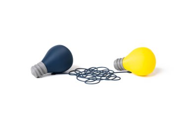 Fikri parlak yap. Teknolojiyi mükemmelleştirin. Teknolojik bir buluş. Yeniliğin yenilenmesi. Rekabet avantajı. Yeni çözümlerin pratikte uygulanması.