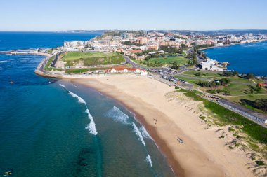 Newcastle Avustralya 'nın en güzel şehir plajlarından biri..