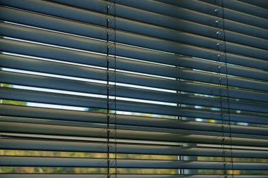 Atölye ve ofis metali arka planda yatay körlük çizgisi ayrıntıları.