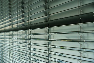 Atölye ve ofis metali arka planda yatay körlük çizgisi ayrıntıları.