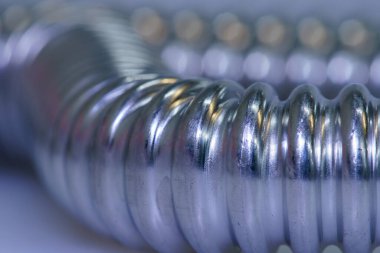 Paslanmaz çelik hortumlar ve esnek borular, montajlar ve basınç eklemleri.