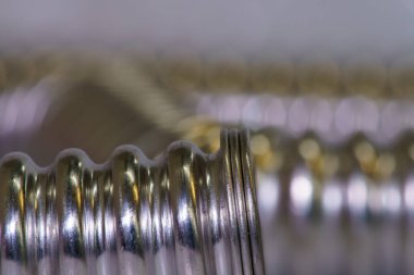 Paslanmaz çelik hortumlar ve esnek borular, montajlar ve basınç eklemleri.