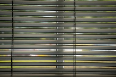 Atölye ve ofis metali arka planda yatay körlük çizgisi ayrıntıları.