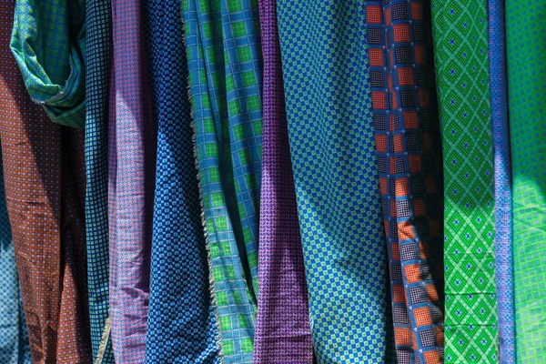 Farben Des Stoffmarktes Schöne Farbige Tücher Von Offenen Märkten Madagaskar — Stockfoto
