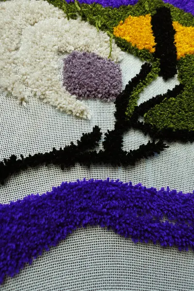 Tuvaldeki halı dokuma işlemini kapat 