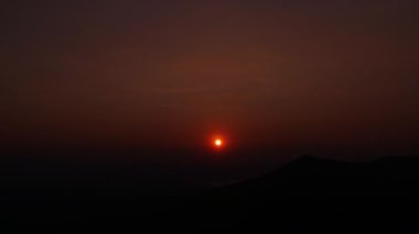 Sabah gün doğumunda. İyi günler.