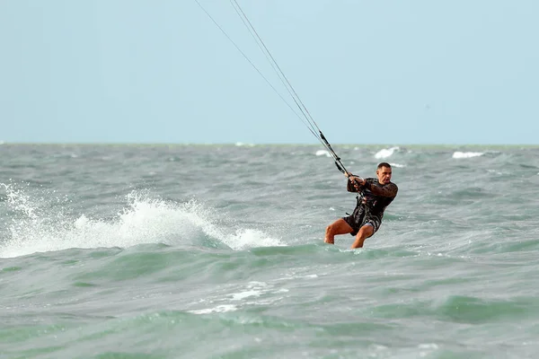Kite Surfing Kite Surfing Man Preparing Make Jump Cutting Ocean — Stockfoto