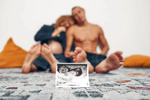 Portrait Young Happy Married Couple Hold Ultrasound Picture Cheerful Family — Foto de Stock