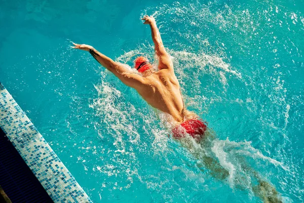 Natação Nadador Masculino Nadar Peito Close Retrato Homem Fazendo Mama — Fotografia de Stock
