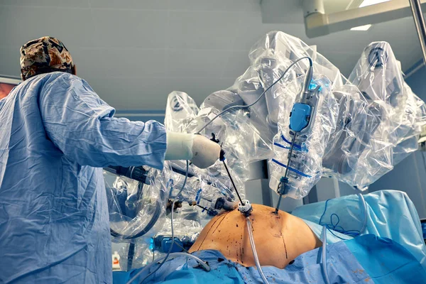 Vinci Nin Ameliyatı Vinci Cerrahi Sisteminde Minimal Invaziv Robotik Cerrahi — Stok fotoğraf