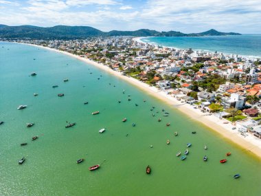 Canto Grande plajının hava manzarası, Bombinhas, Santa Catarina, Brezilya