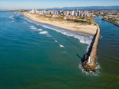 Mampituba Nehri 'ndeki deniz fenerleri, Torres, Rio Grande do Sul, Brezilya