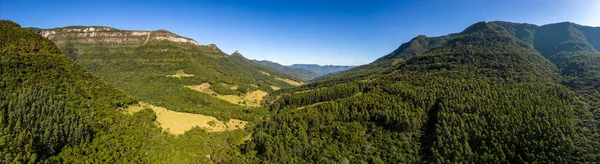 Tres Forquilhas Rio Grande Sul 森林和岩石覆盖的山谷的空中景观 — 图库照片