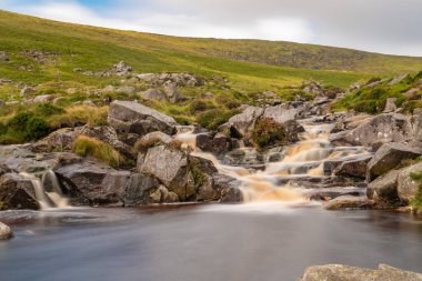 Wicklow Dağı, Wicklow, İrlanda 'da Şelale