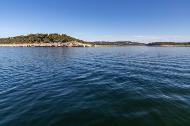Colorado Nehri etrafındaki evler, Austin, Teksas, ABD