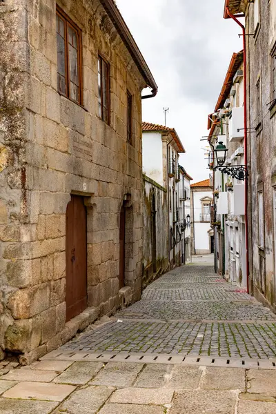Portekiz 'in Barcelos kasabasındaki eski binalar.