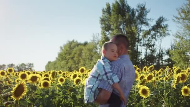 Careful Father Shows Rural Nature Little Son Syndrome Walking Agricultural — Stock videók