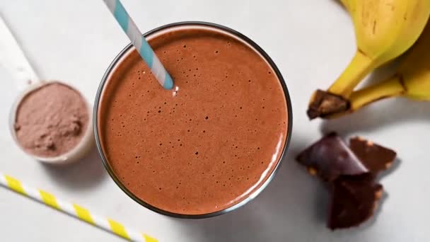 Ciocolată Proteine Shake Banane Pulbere Proteine Cacao Băutură Sănătoasă Fitness — Videoclip de stoc