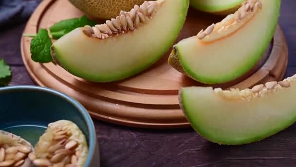 Cantaloup Tranche Melon Sur Fond Sombre Collation Saine Dessert — Video