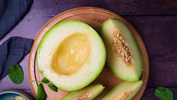 Cantaloup Tranche Melon Sur Fond Sombre Collation Saine Dessert — Video