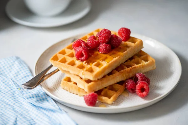 Closeup Waffles Berries Plate Served Cup Tea — Stock Photo, Image