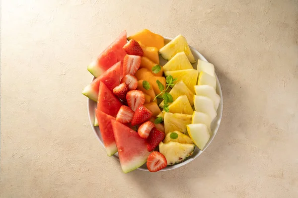 新鲜水果 瓜类和草莓 — 图库照片
