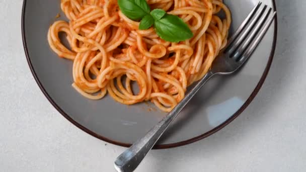 Спагетти Томатным Соусом Здоровой Домашней Средиземноморской Пищей Комфорта — стоковое видео