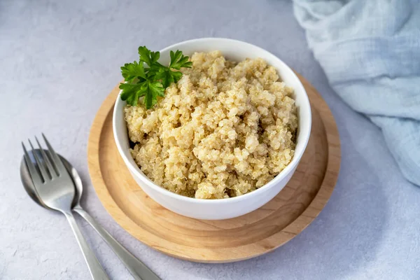 Cereale Quinoa Gătite Castron Alb Alimente Sănătoase — Fotografie, imagine de stoc
