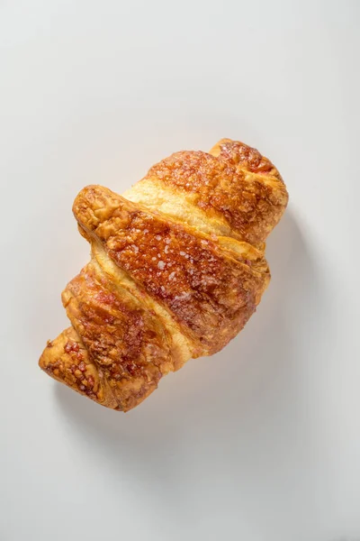 Croissant Frais Sur Fond Blanc Vue Dessus — Photo