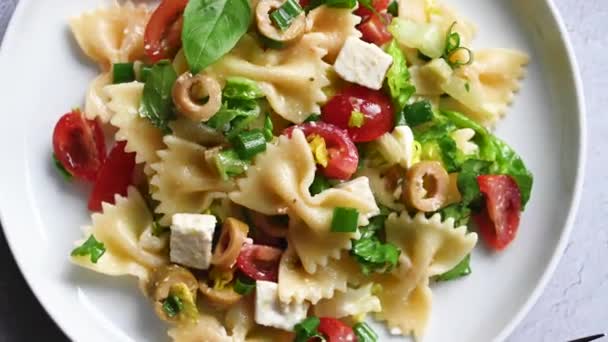 Salade Pâtes Salade Pâtes Italiennes Traditionnelles Aux Tomates Cerises Olives — Video