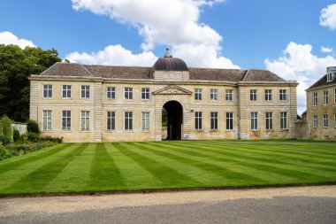 25 Ağustos 2023. Birleşik Krallık, Kettering. Northamptonshire 'daki Boughton House İngiltere' nin en görkemli evlerinden biridir.
