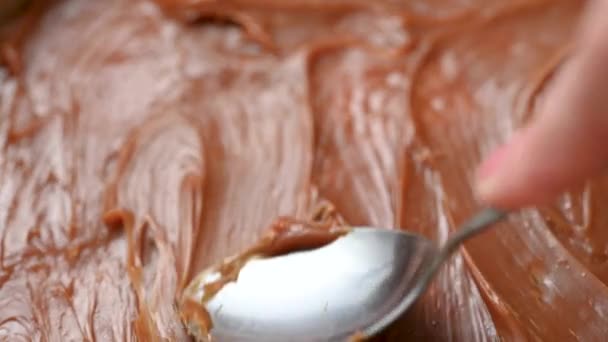 Gros Plan Caramel Sucré Salé Mange Des Desserts Des Boissons — Video