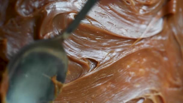 Close Caramelo Doce Salgado Cobertura Para Sobremesas Bebidas Conceito Ingredientes — Vídeo de Stock