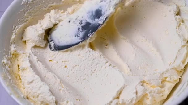 Перемішуємо Збитих Вершків Мисці Готуємо Білий Крем Торта — стокове відео