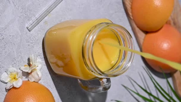 Vitamins Minerals Glass Fresh Tropical Juice Splashes Fresh Fruits — Αρχείο Βίντεο