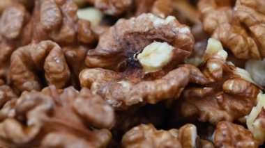 Ceviz çekirdeği makro şat. Kabuklu, kurutulmuş ceviz tohumu..