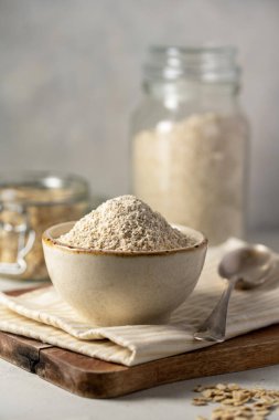 Yulaf unu ve kepekli yulaf. Glütensiz un, yulaf, ev yapımı