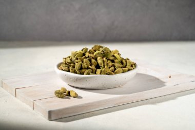 Yakın plan yeşil kakule baharatı..