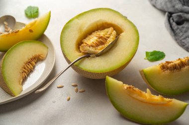 Kavun, kavun, kavun, kavun dilimi.